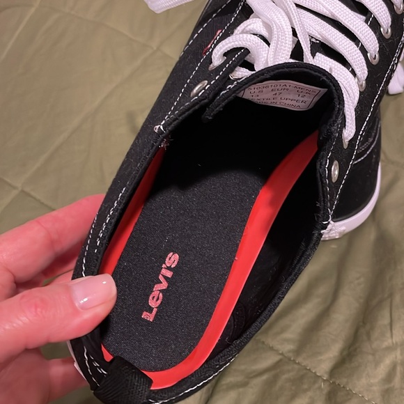 NWOT LEVI’S mens Black & white lace up canvas sneakers size 13 - Picture 7 of 10
